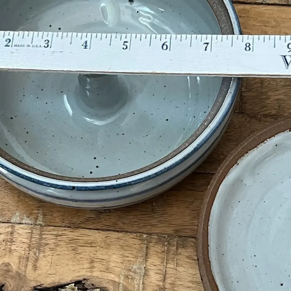 Vintage Handmade Stoneware Bundt Cake Pan Bakeware 7.75